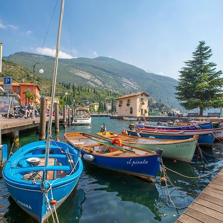 Paulie Apartment - Happy Rentals Riva del Garda Exteriér fotografie