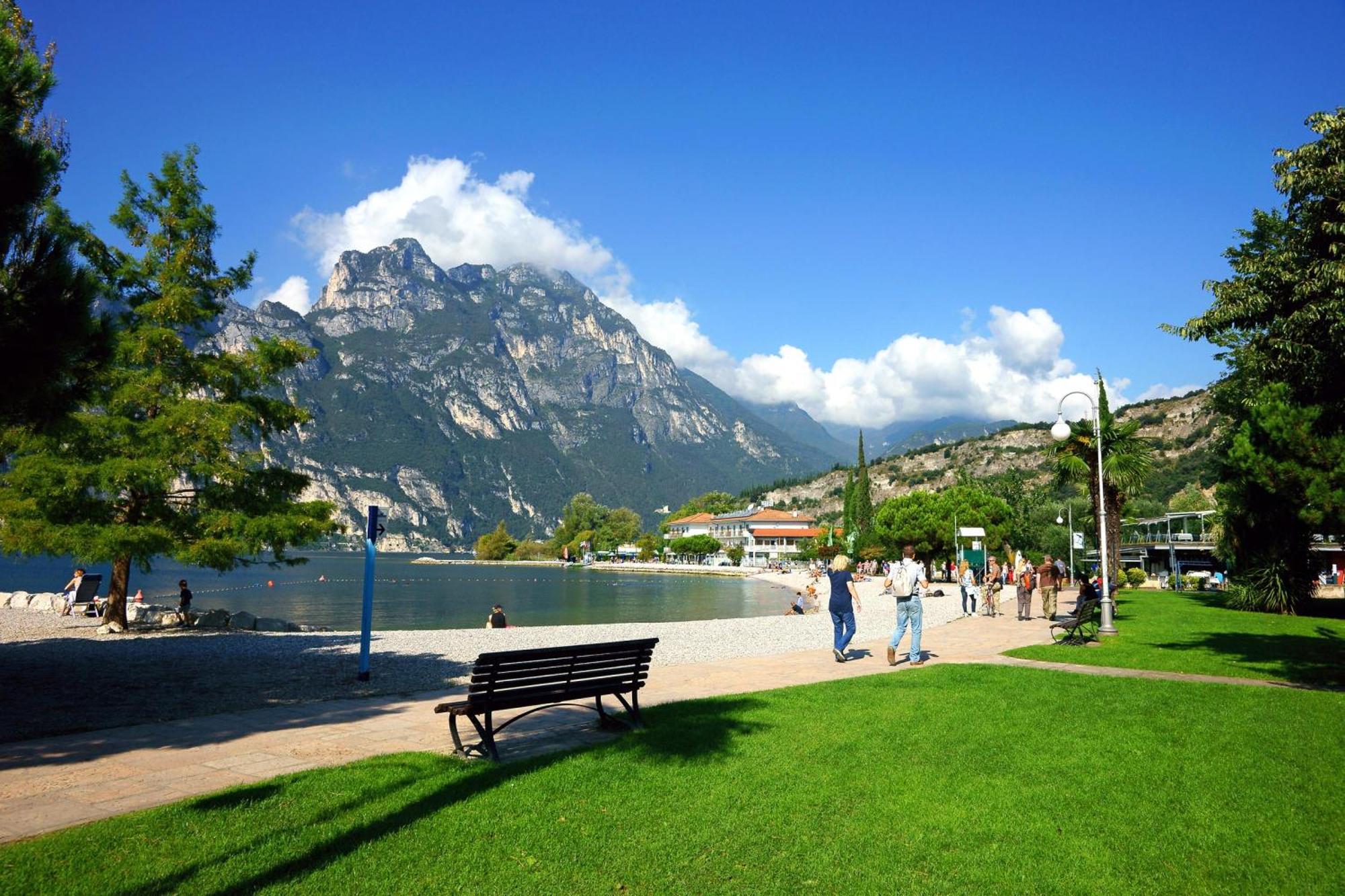 Paulie Apartment - Happy Rentals Riva del Garda Exteriér fotografie