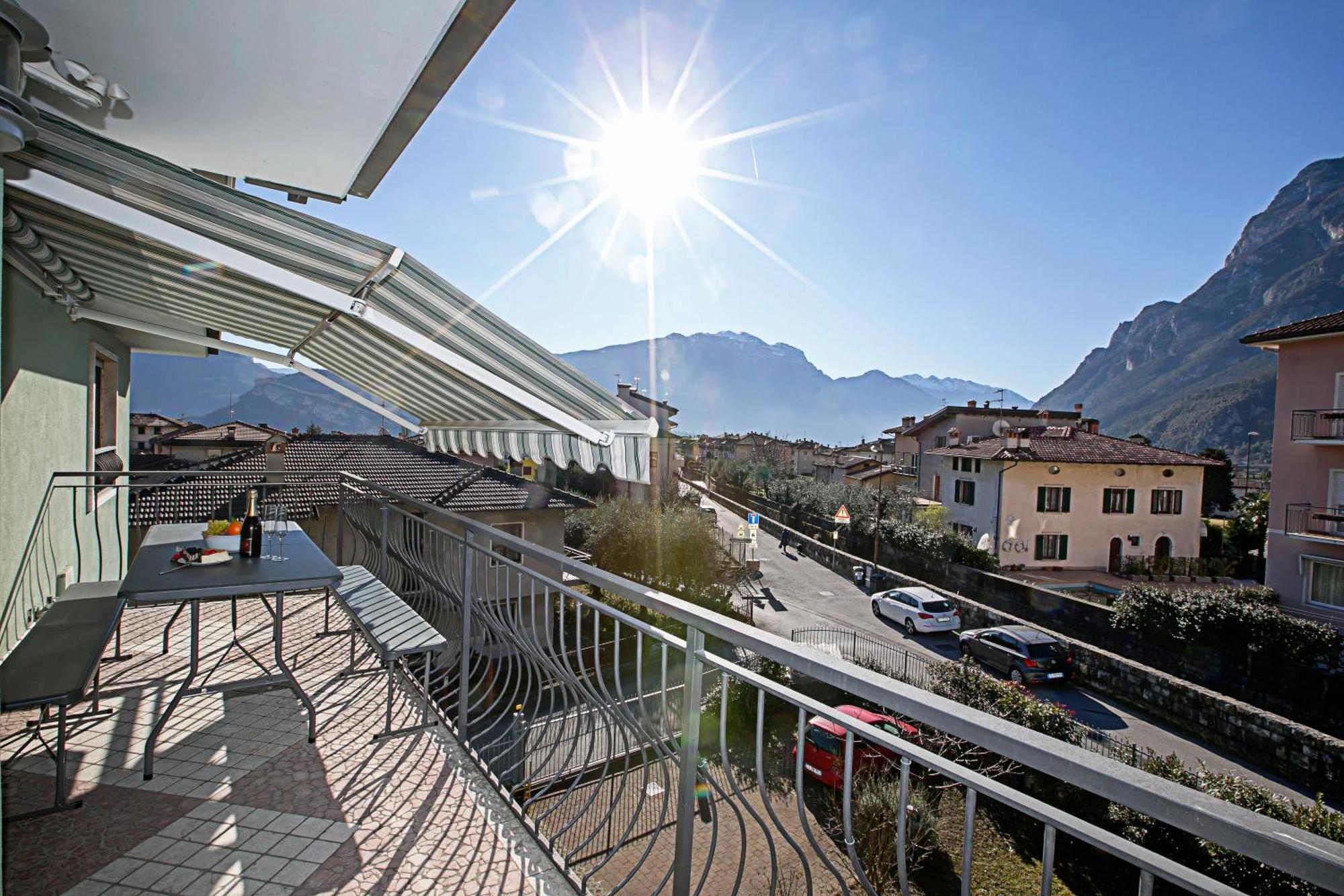 Paulie Apartment - Happy Rentals Riva del Garda Exteriér fotografie