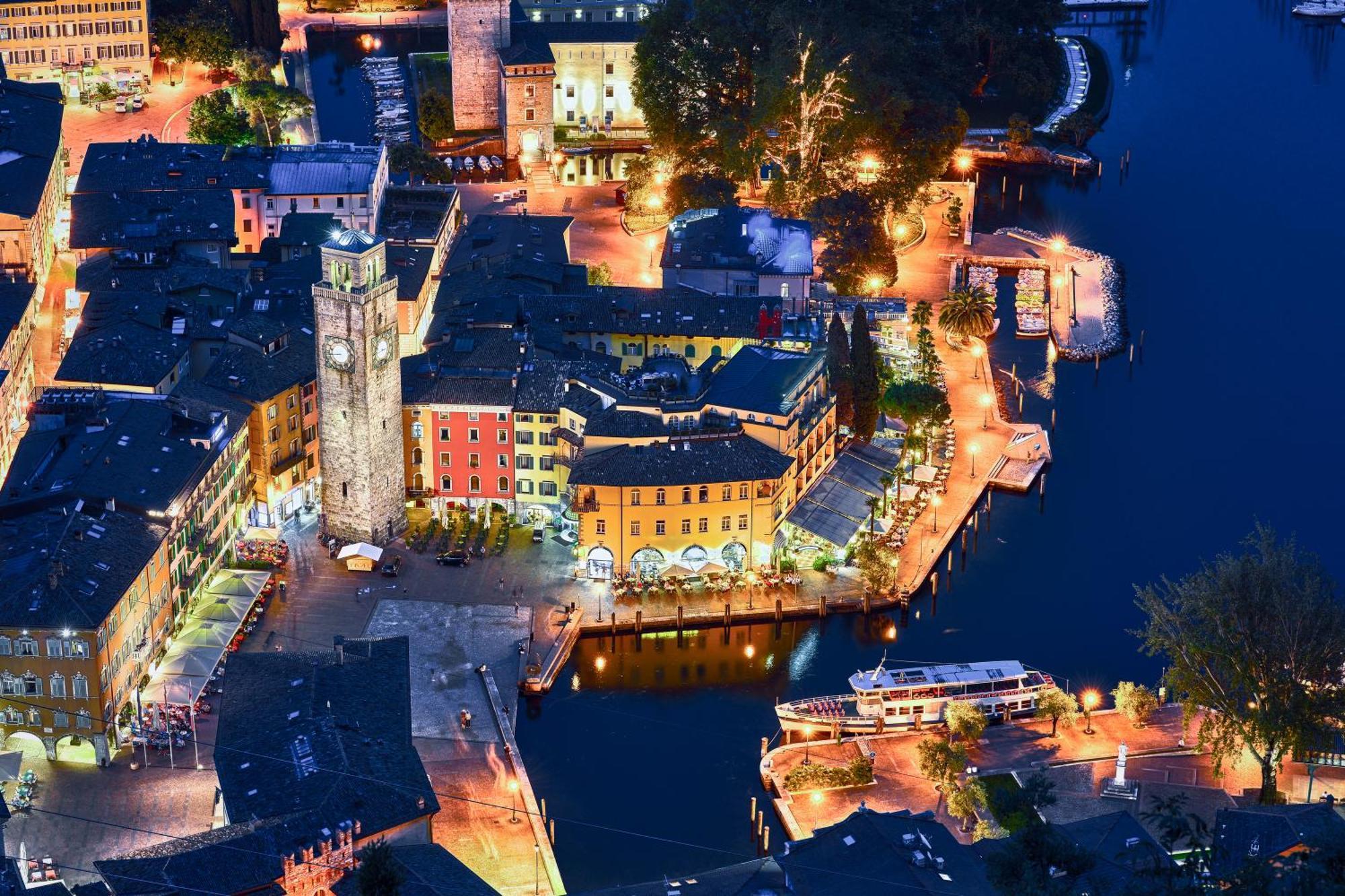Paulie Apartment - Happy Rentals Riva del Garda Exteriér fotografie