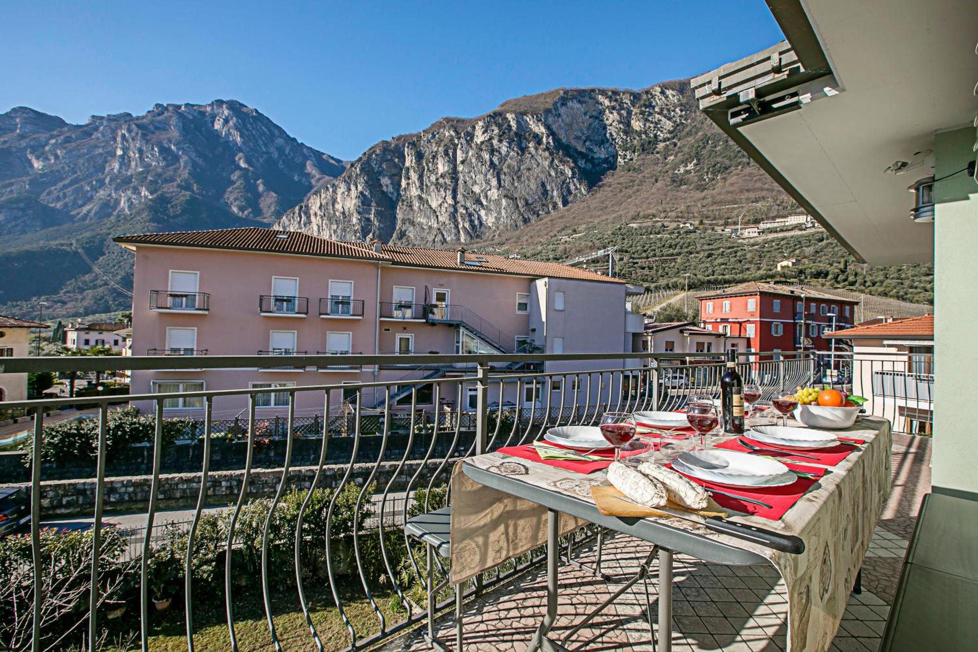Paulie Apartment - Happy Rentals Riva del Garda Exteriér fotografie